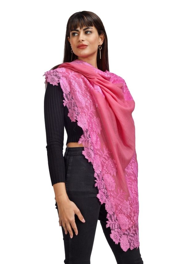 Ombre – Diagonal Design Stole with Lace Work
